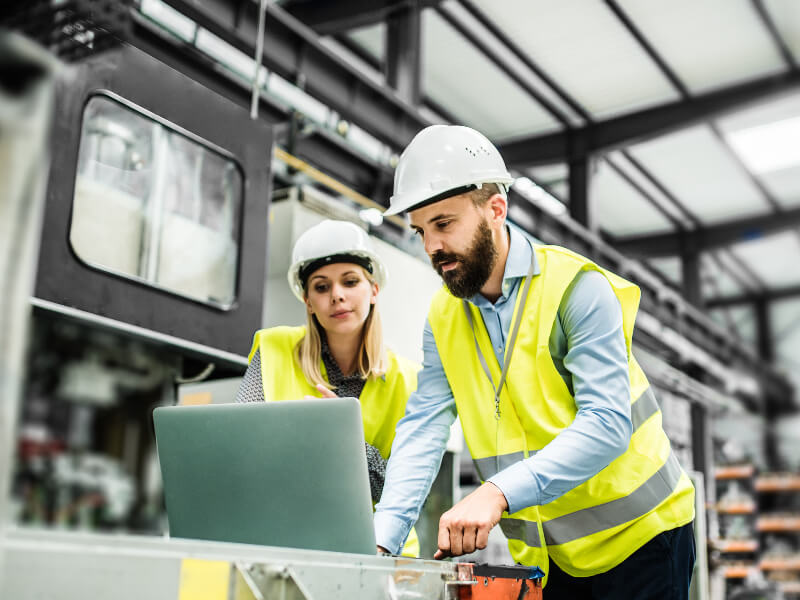 Indicadores de produção industrial: 7 métricas essenciais para otimizar sua fábrica